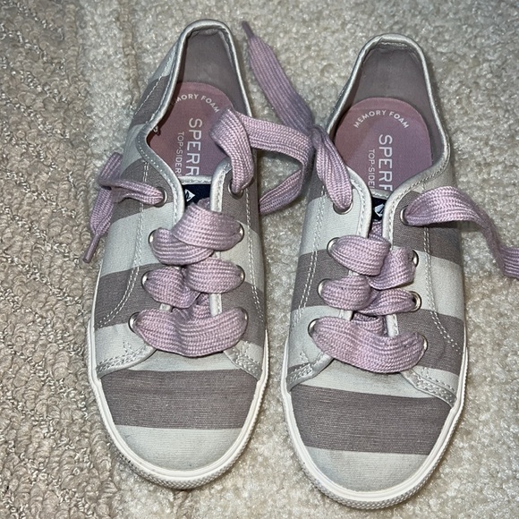 Sperry girls shoes size 1M - Picture 2 of 6